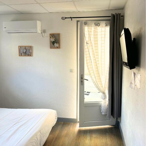 Hotel Le Carnon Экстерьер фото